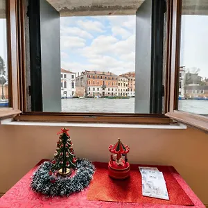 Rubino Flat Canal View Apartment