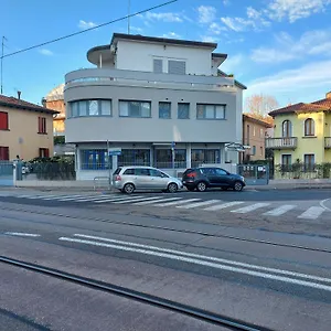 5* Konukevi Marconi House